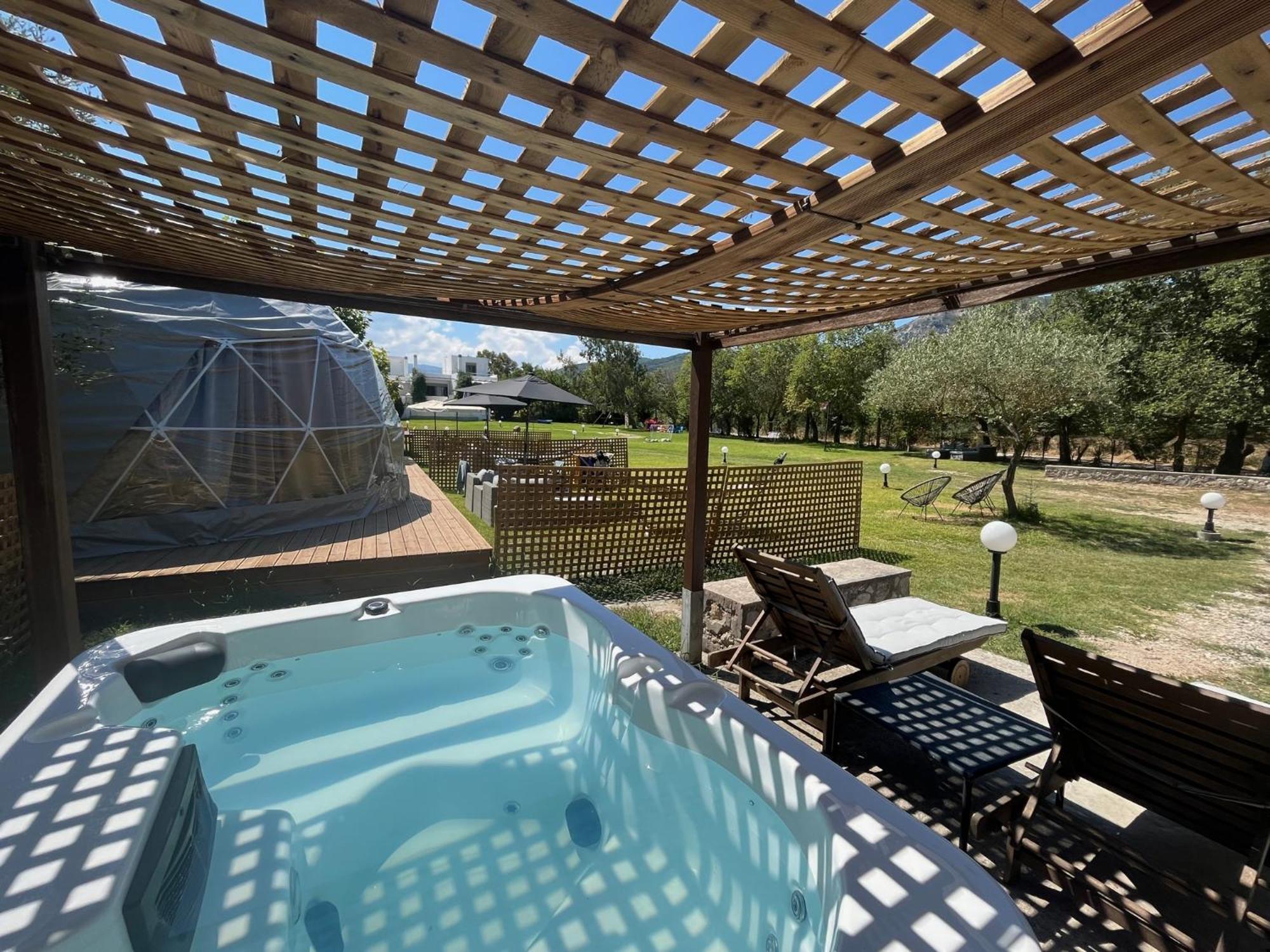 Manna Gea Glamping Domes Hotel Vónitsa Ngoại thất bức ảnh