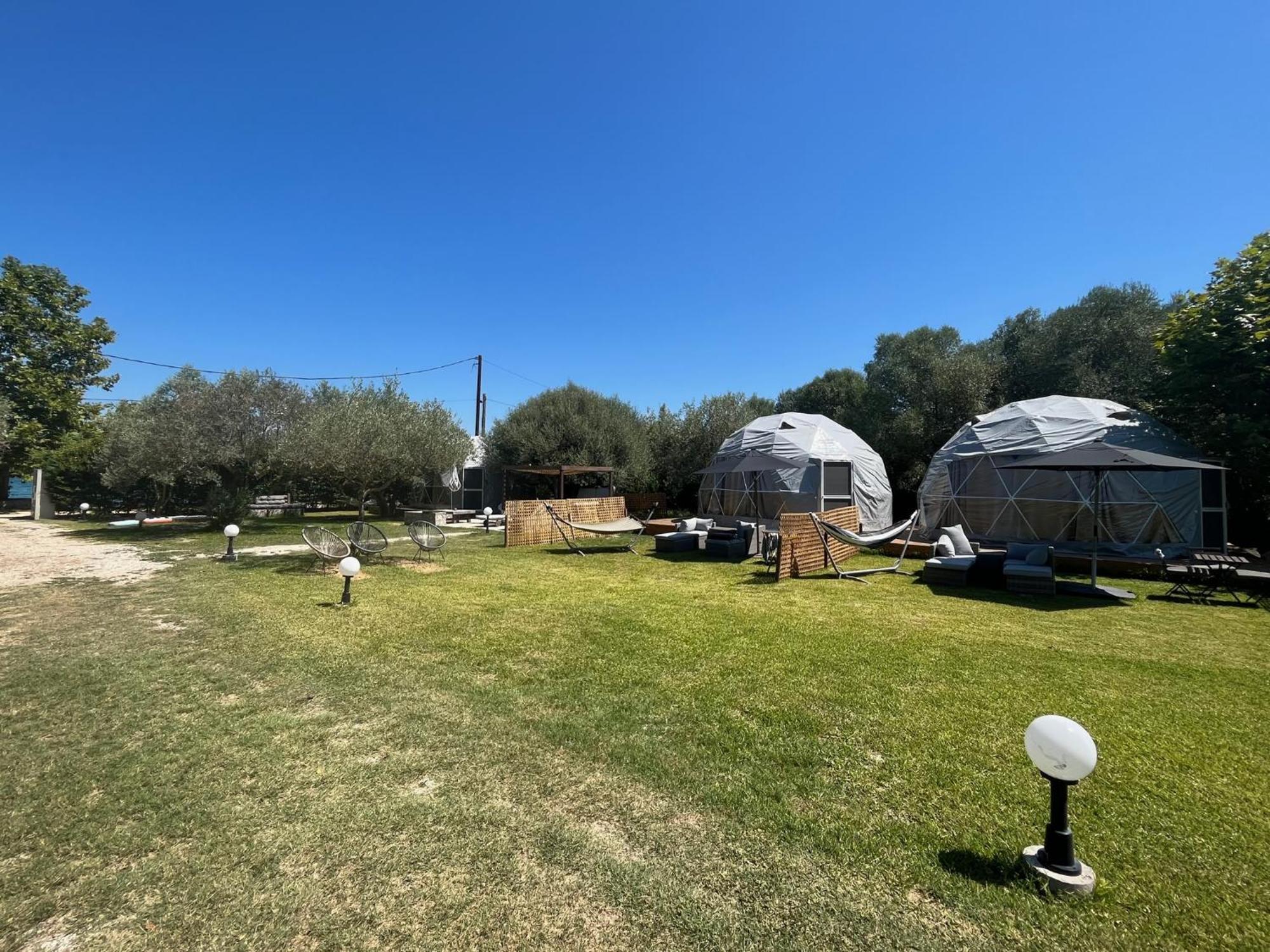 Manna Gea Glamping Domes Hotel Vónitsa Ngoại thất bức ảnh
