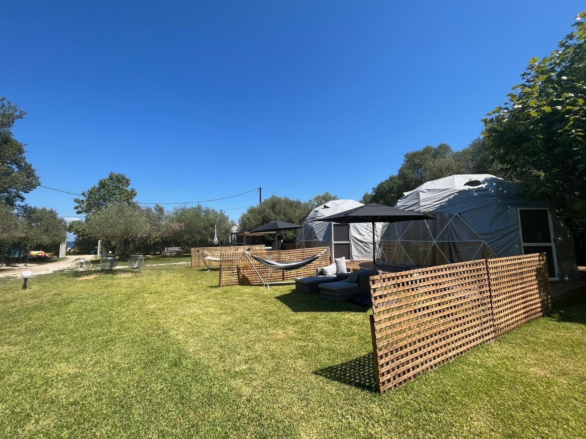 Manna Gea Glamping Domes Hotel Vónitsa Ngoại thất bức ảnh